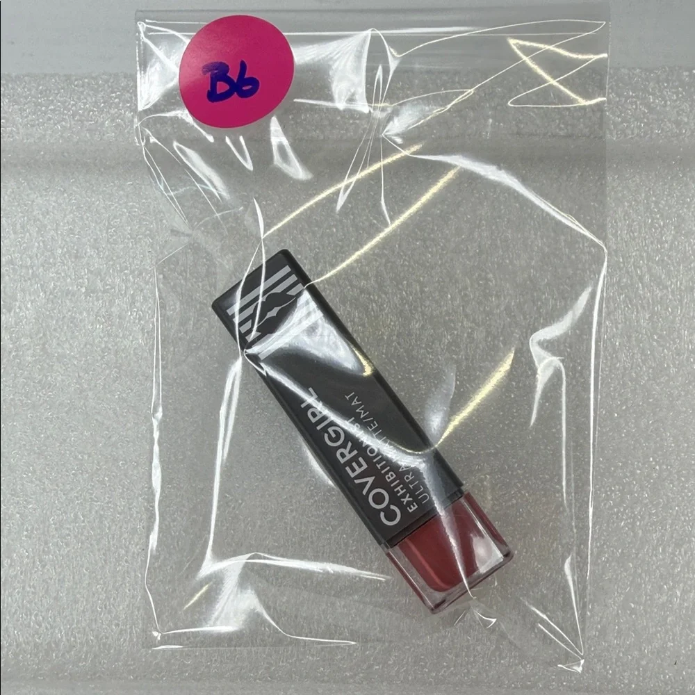 COVERGIRL Exhibitionist Ultra Matte Lipstick - 600 Stay with Me